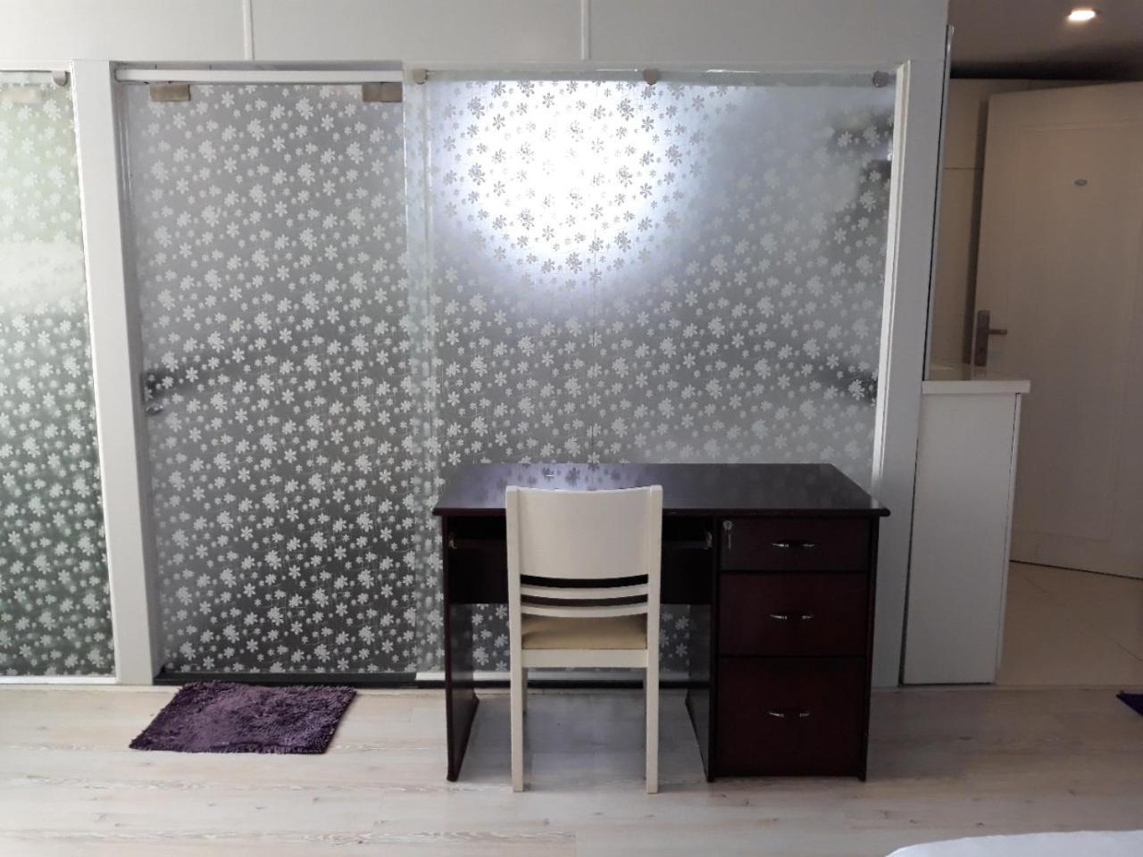 Indo Serviced Apartamento